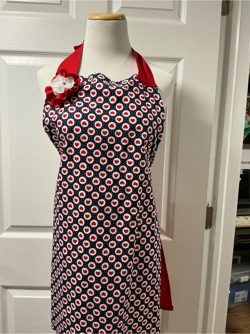 2003 - Navy Red Heart Halter Apron with Floral Accent - Picture 2 of 2
